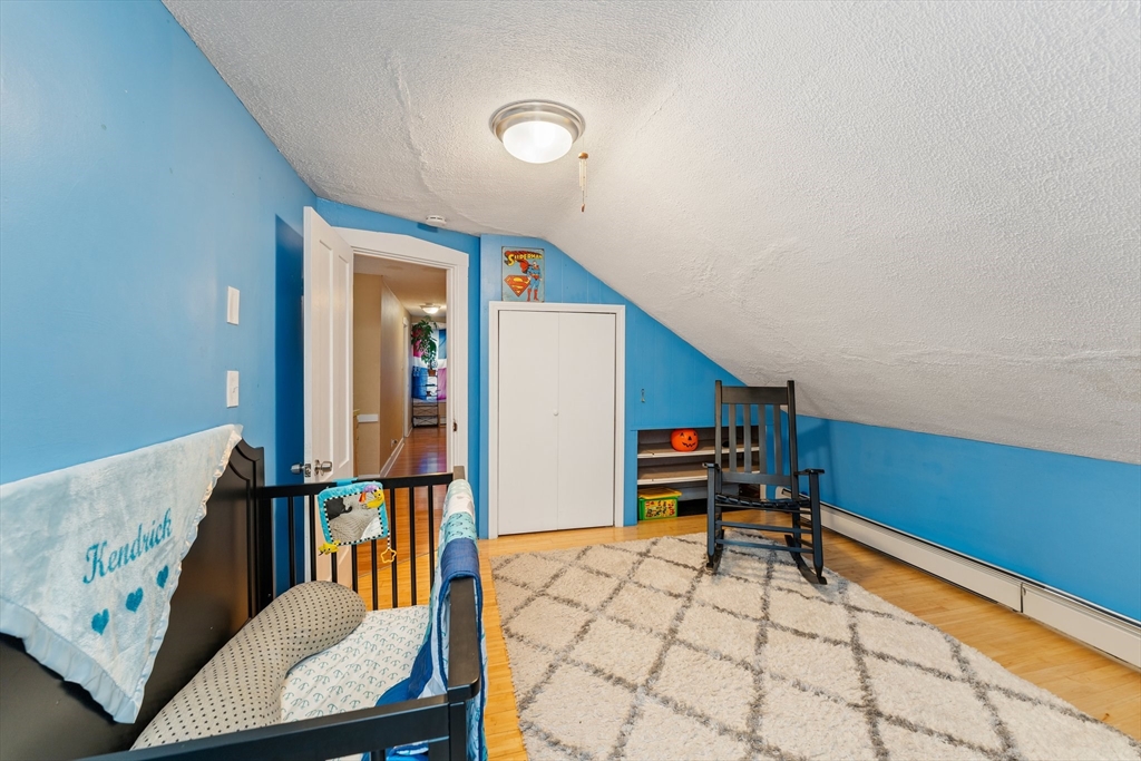 185 West Avenue Pawtucket, RI 02860 - Photo 35 of 40 a living room with furniture