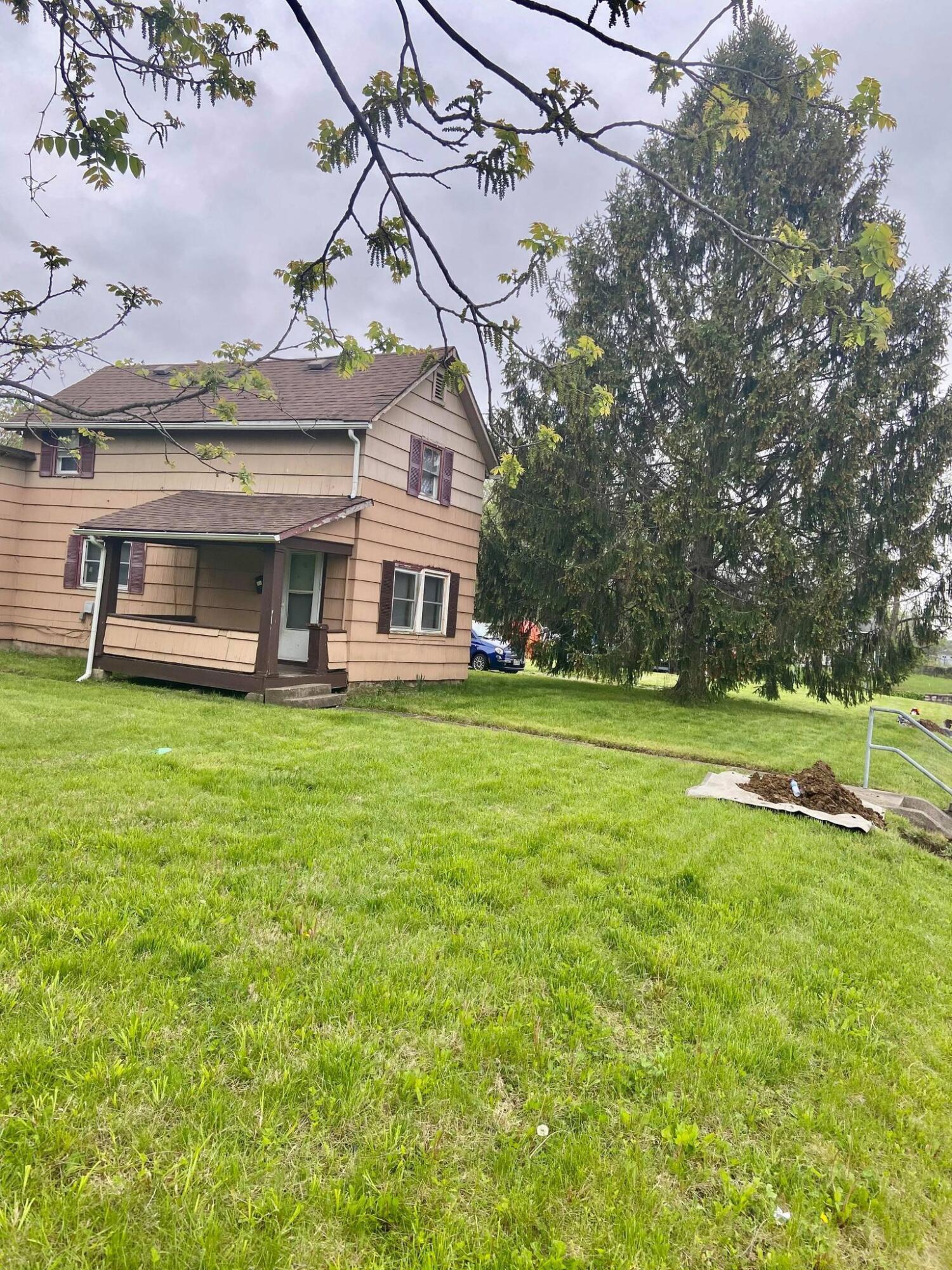 2157 Agler Road Columbus, OH 43211 - Photo 9 of 9 Side View