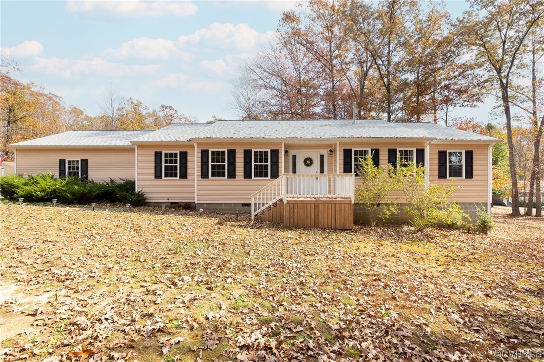 2252 Cedar Hill Road Mineral, VA 23117 - Photo 1 of 35 front view of a house
