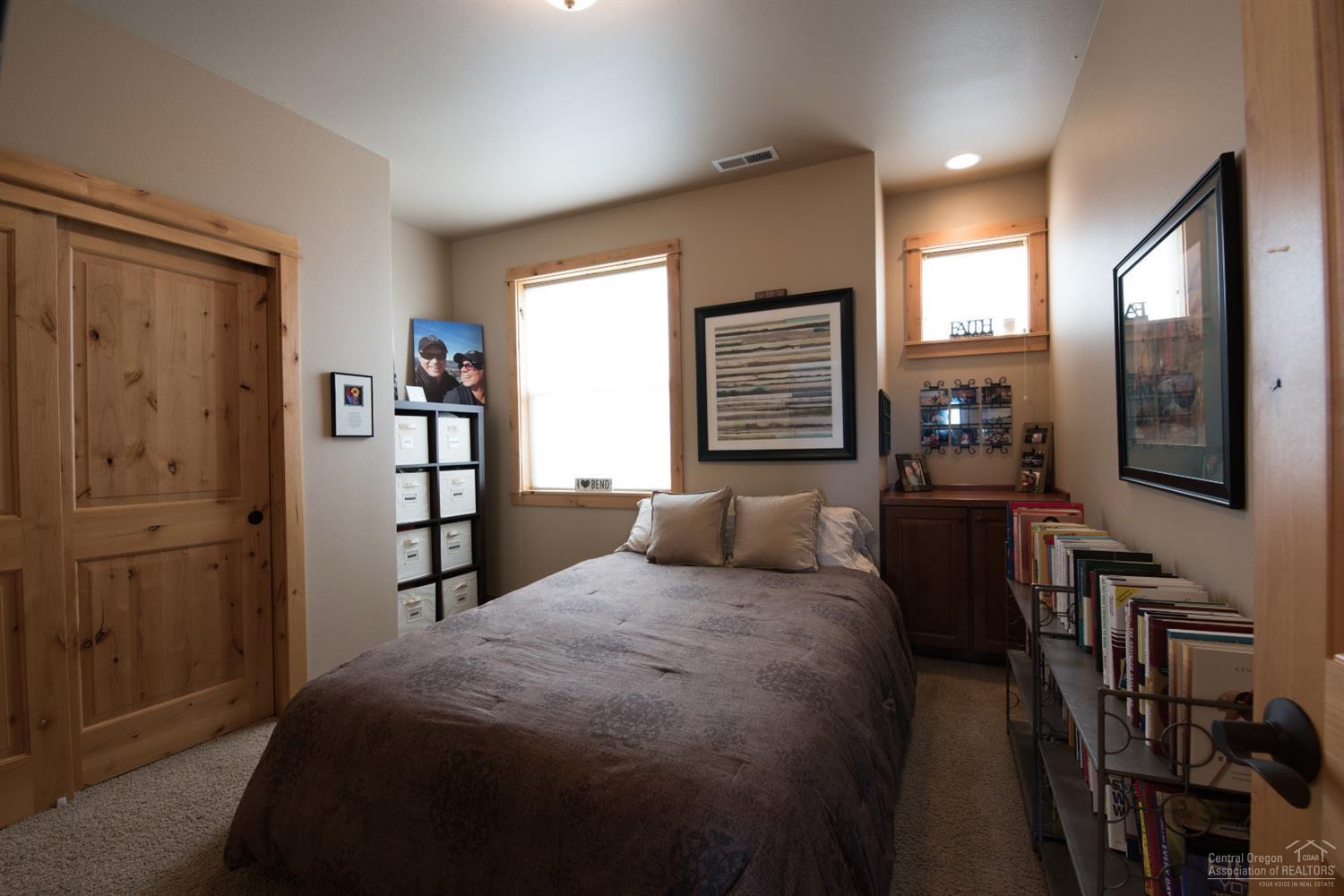 929 Southwest Vantage Point Way Bend, OR 97702 - Photo 9 of 16 Additional Photo