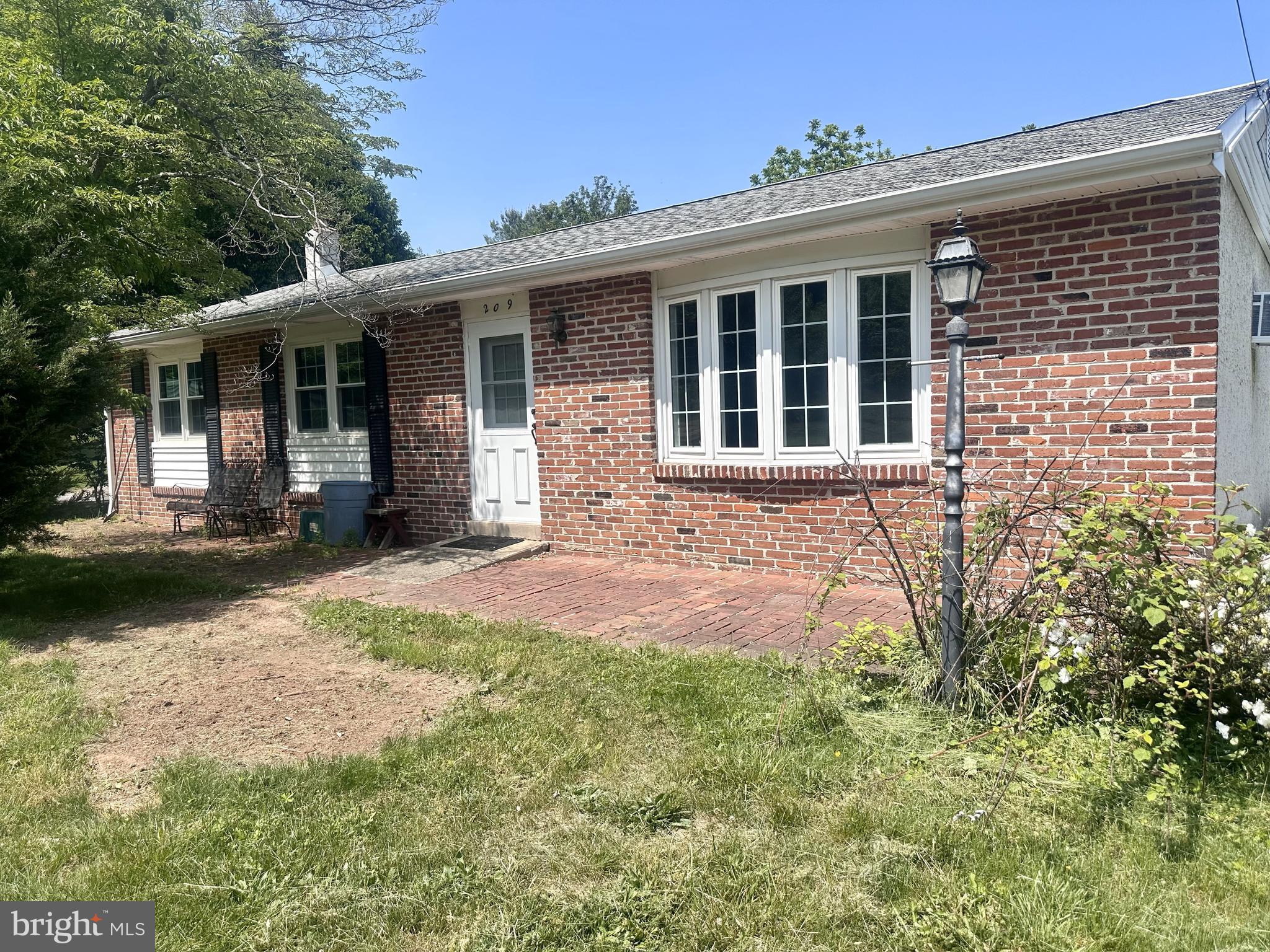 209 Coldstream Road Phoenixville, PA 19460 - Photo 2 of 22 Gallery Image 2