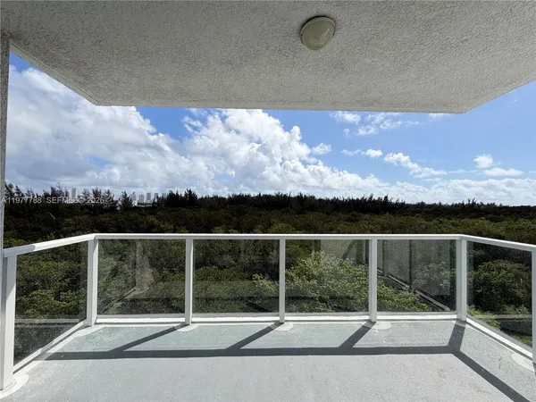 $3,500 | 15051 Royal Oaks Lane, Unit 503, North Miami, FL 33181