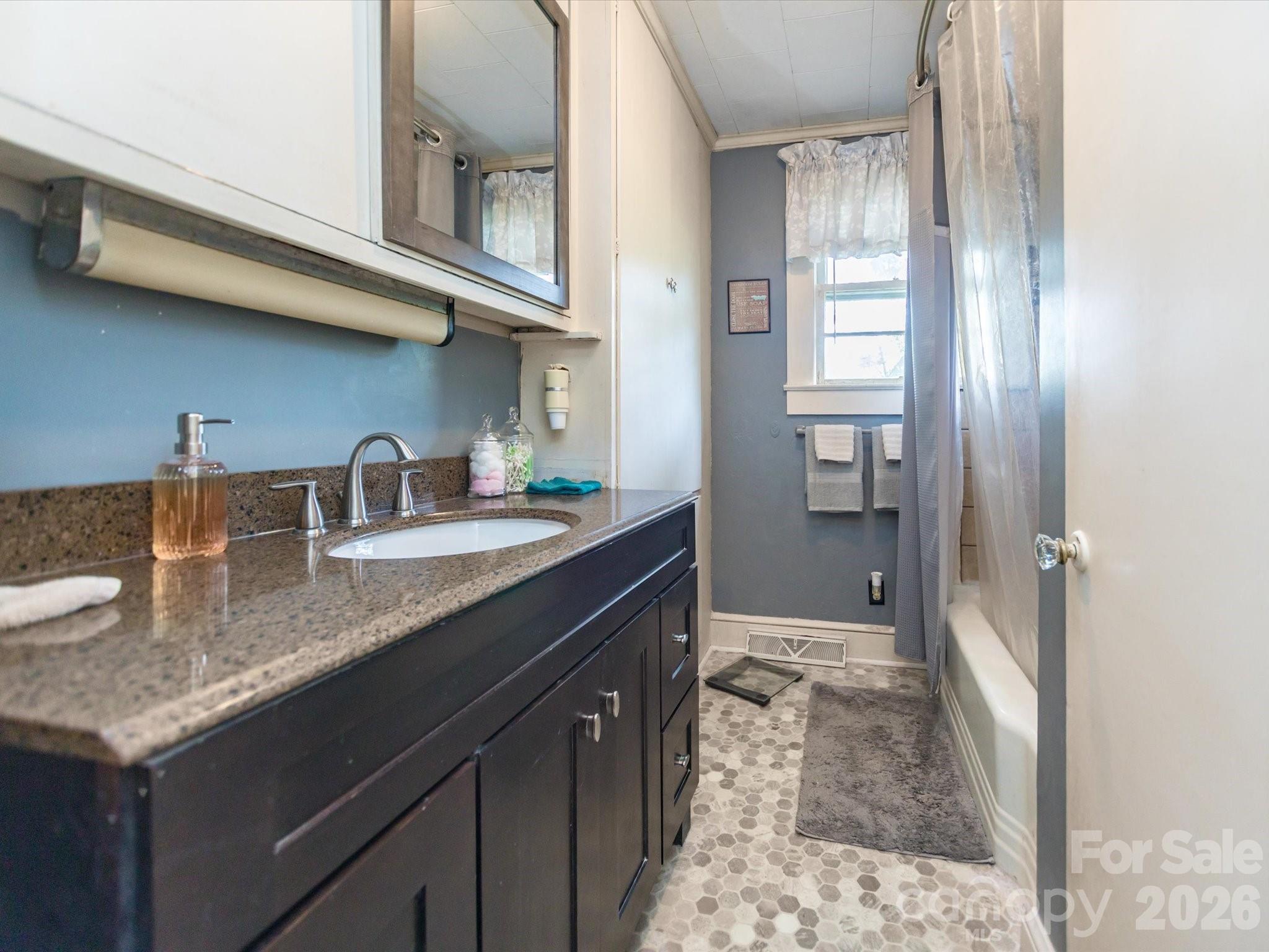 2111 Emmanuel Church Road Conover, NC 28613 - Photo 12 of 40