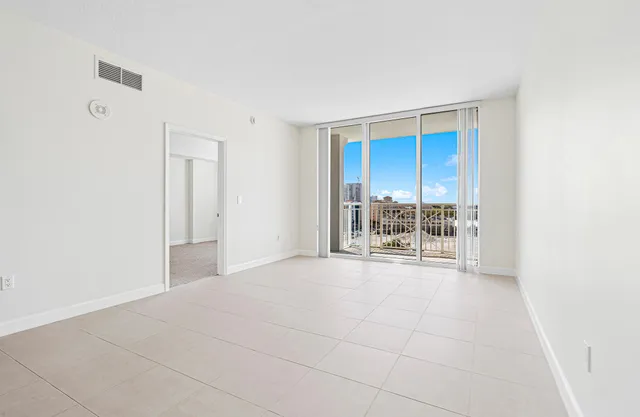 a view of livingroom with furniture