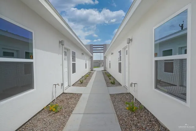 $925 | 2901 West Driftwood Street, Unit 1, Edinburg, TX 78541