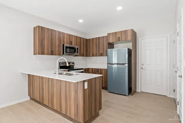 $925 | 2901 West Driftwood Street, Unit 1, Edinburg, TX 78541