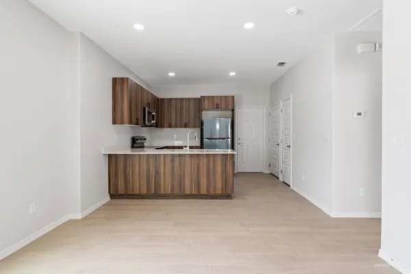 $925 | 2901 West Driftwood Street, Unit 1, Edinburg, TX 78541