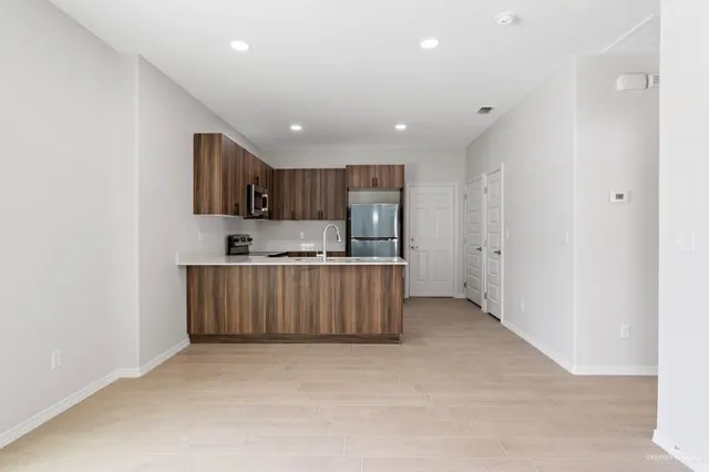 $925 | 2901 West Driftwood Street, Unit 1, Edinburg, TX 78541