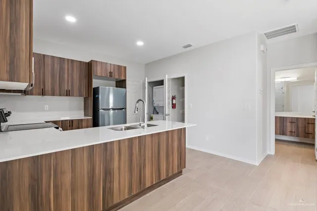 $925 | 2901 West Driftwood Street, Unit 1, Edinburg, TX 78541