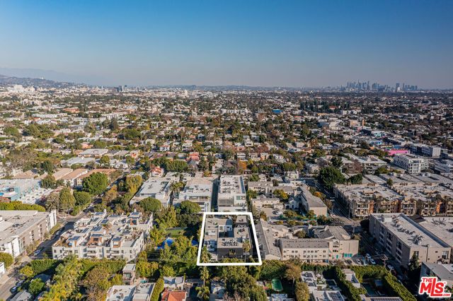 a picture of a building