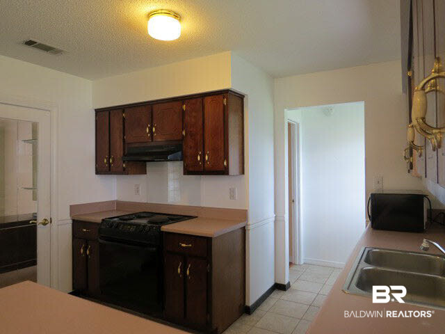 16477 Hunter Lane Foley, AL 36535 - Photo 18 of 31 kitchen