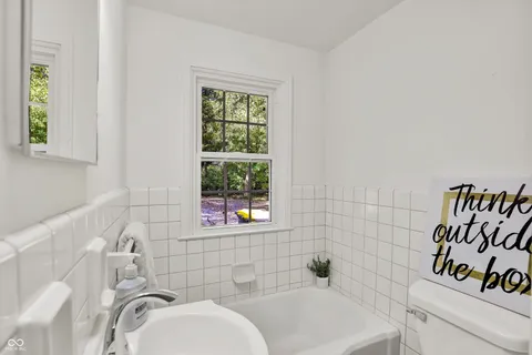 $749,000 | 8020 North Meridian Street, Indianapolis, IN 46260