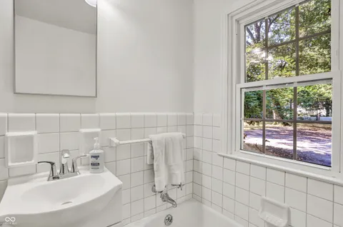 $749,000 | 8020 North Meridian Street, Indianapolis, IN 46260