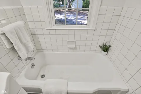 $749,000 | 8020 North Meridian Street, Indianapolis, IN 46260