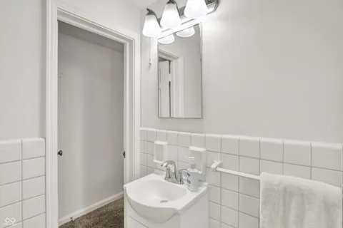 $749,000 | 8020 North Meridian Street, Indianapolis, IN 46260