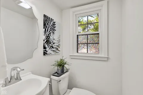 $749,000 | 8020 North Meridian Street, Indianapolis, IN 46260