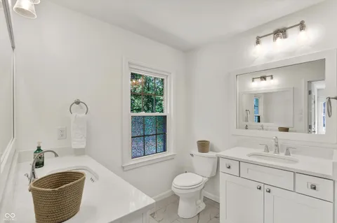 $749,000 | 8020 North Meridian Street, Indianapolis, IN 46260