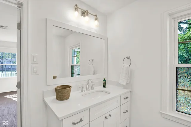 $749,000 | 8020 North Meridian Street, Indianapolis, IN 46260