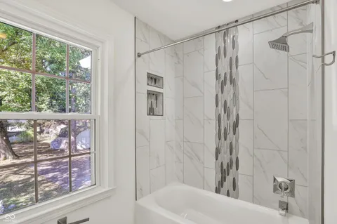 $749,000 | 8020 North Meridian Street, Indianapolis, IN 46260