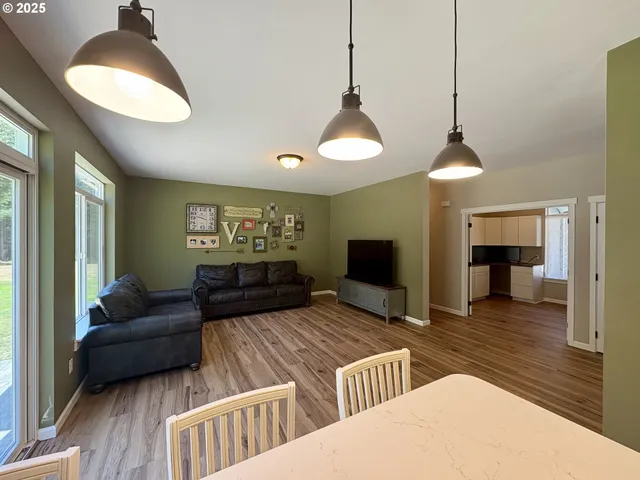 $1,249,000 | 94703 Johnson Road, Marcola, OR 97454