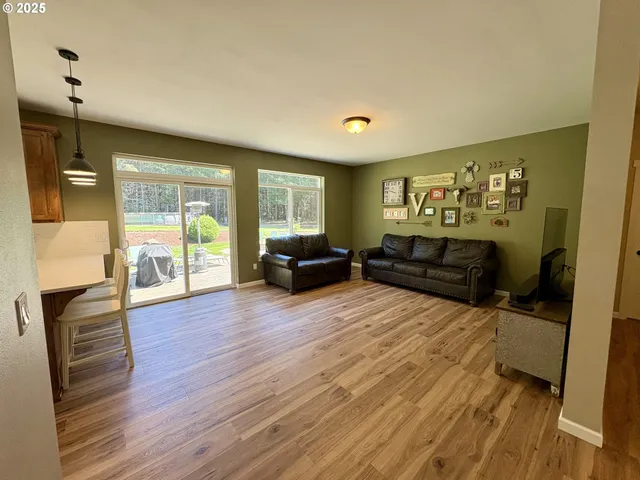 $1,249,000 | 94703 Johnson Road, Marcola, OR 97454