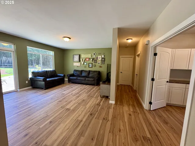 $1,249,000 | 94703 Johnson Road, Marcola, OR 97454