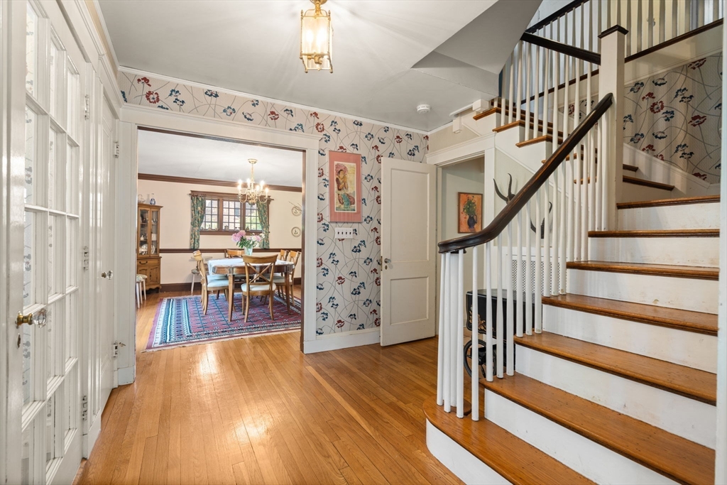 240 Windsor Road Newton, MA 02468 - Photo 10 of 26