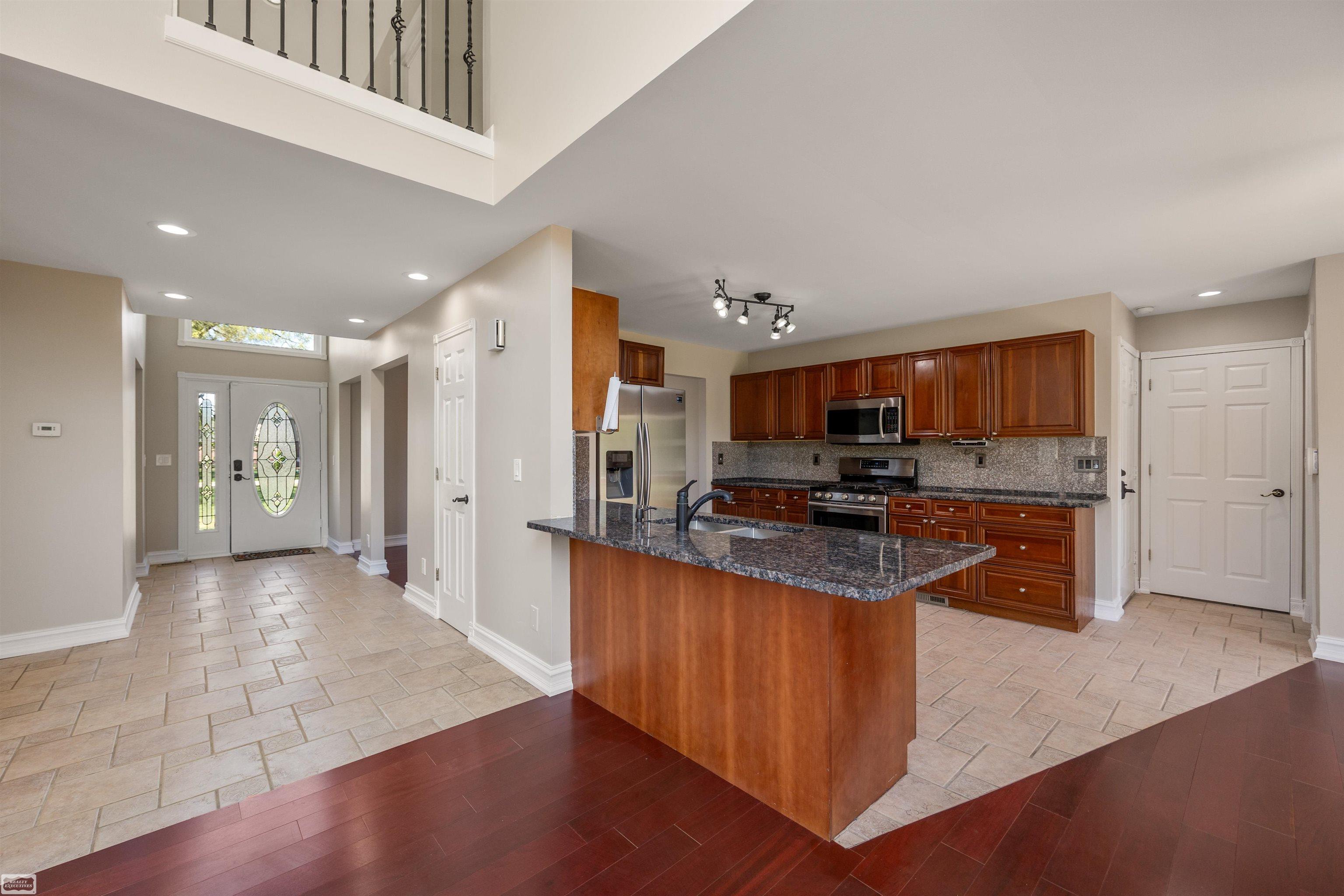 3129 Bendelow Road Rochester, MI 48307 - Photo 8 of 39