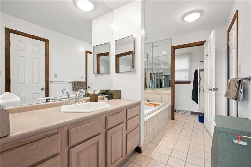 2734 Fernwald Road Pittsburgh, PA 15217 - Photo 15 of 22 Gallery Image 15