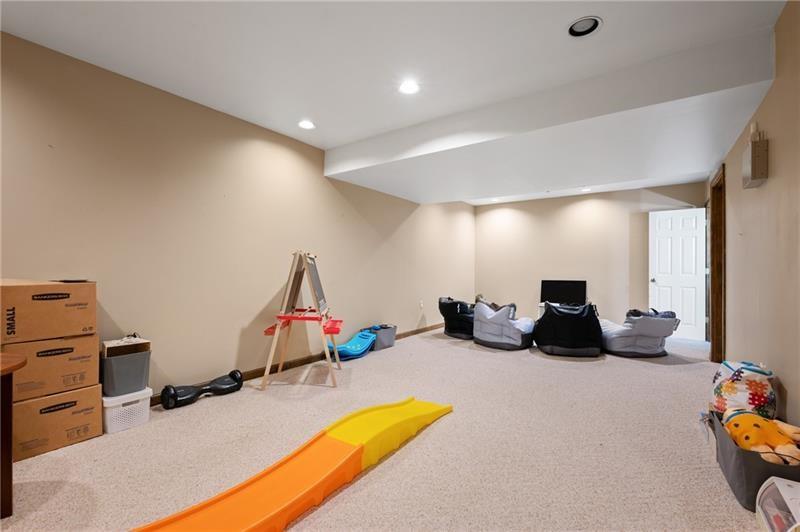 2734 Fernwald Road Pittsburgh, PA 15217 - Photo 21 of 22 Gallery Image 21