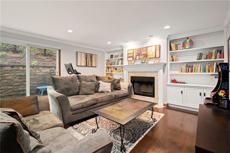 2734 Fernwald Road Pittsburgh, PA 15217 - Photo 4 of 22 Gallery Image 4