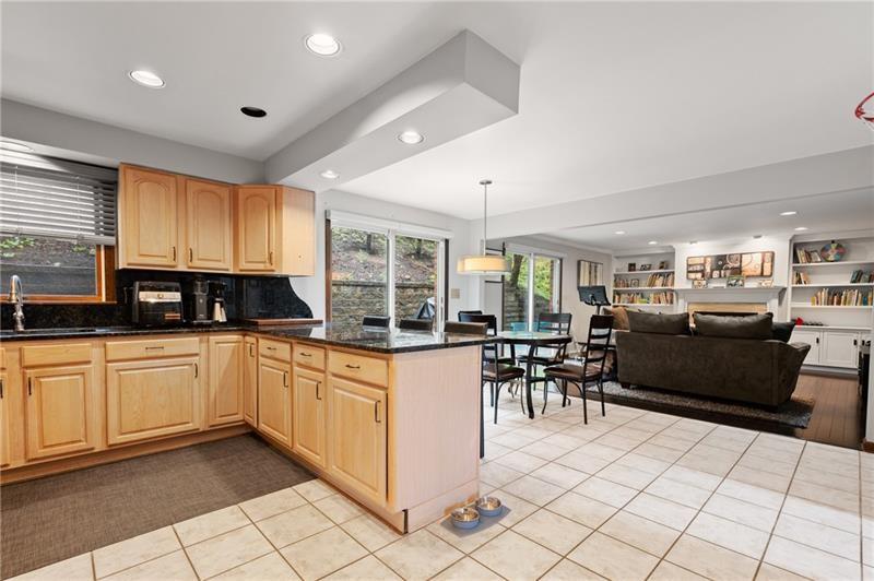 2734 Fernwald Road Pittsburgh, PA 15217 - Photo 10 of 22 Gallery Image 10
