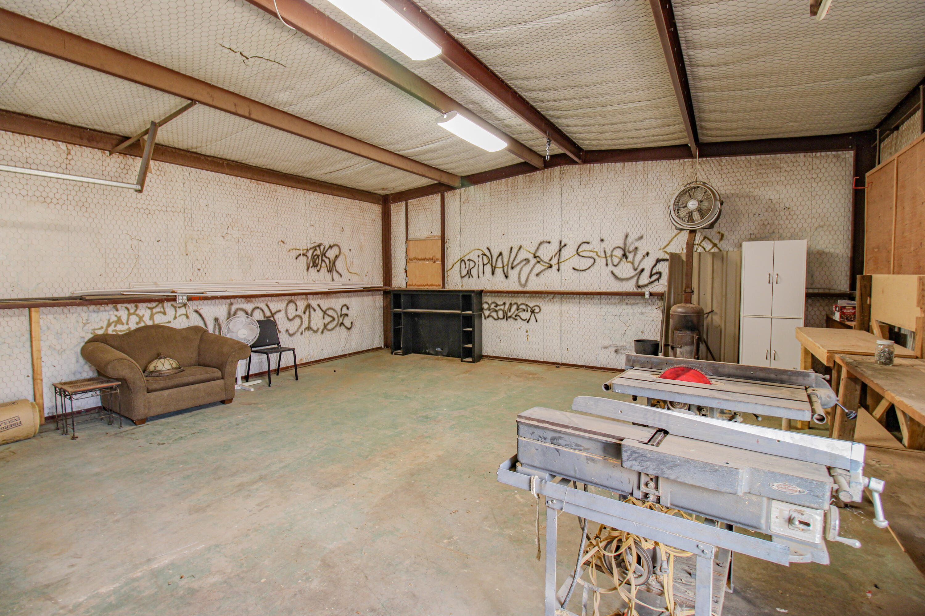 1120 Tilford Avenue Ralls, TX 79357 - Photo 32 of 38 shop