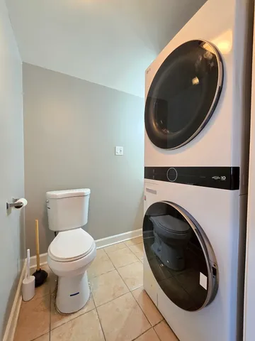 $199,900 | 319 Meadow Green Lane, Round Lake Beach, IL 60073