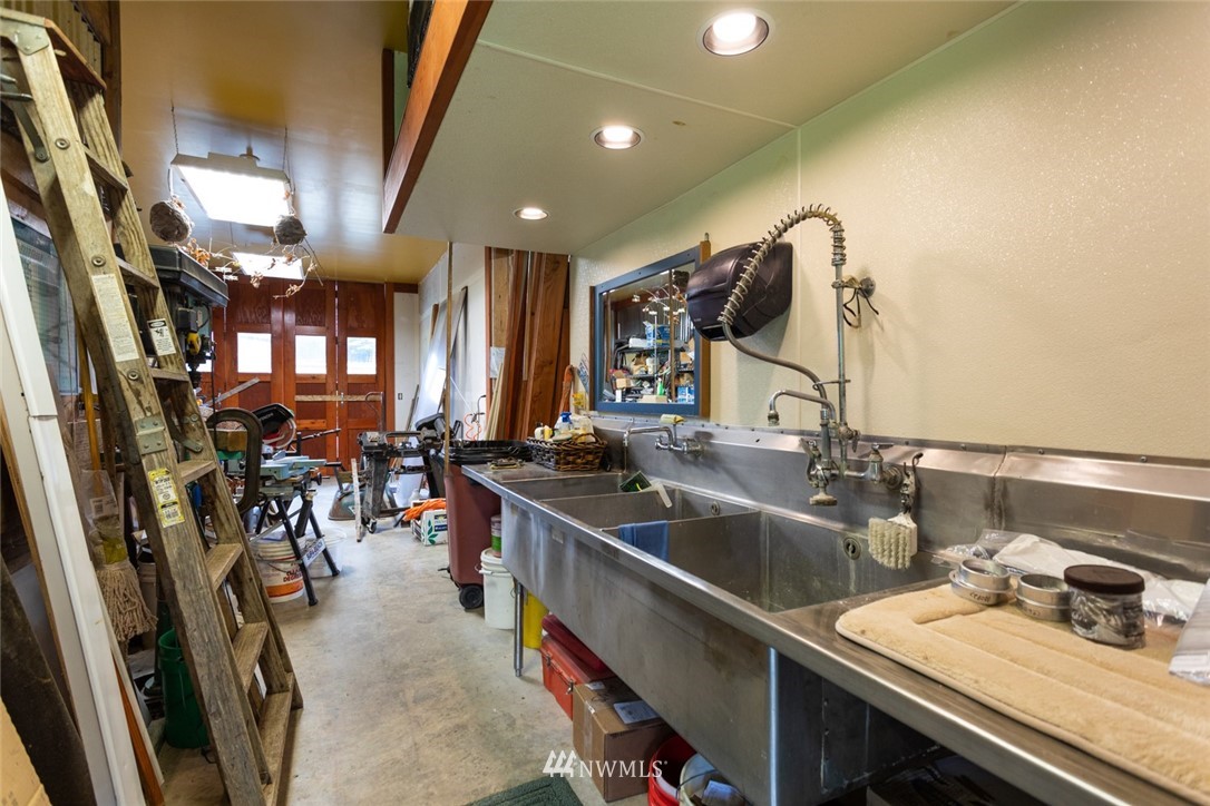 6099 State Rte 20 Anacortes, WA 98221 - Photo 27 of 39