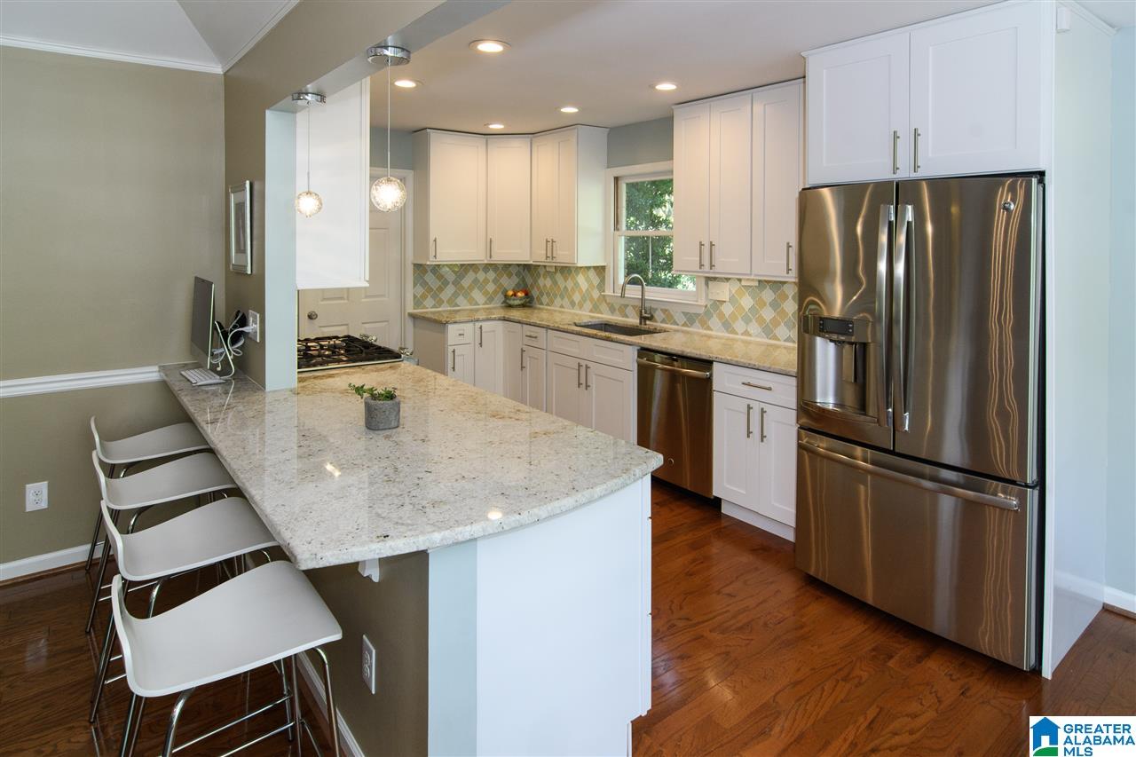 707 Colony Circle Birmingham, AL 35209 - Photo 9 of 50