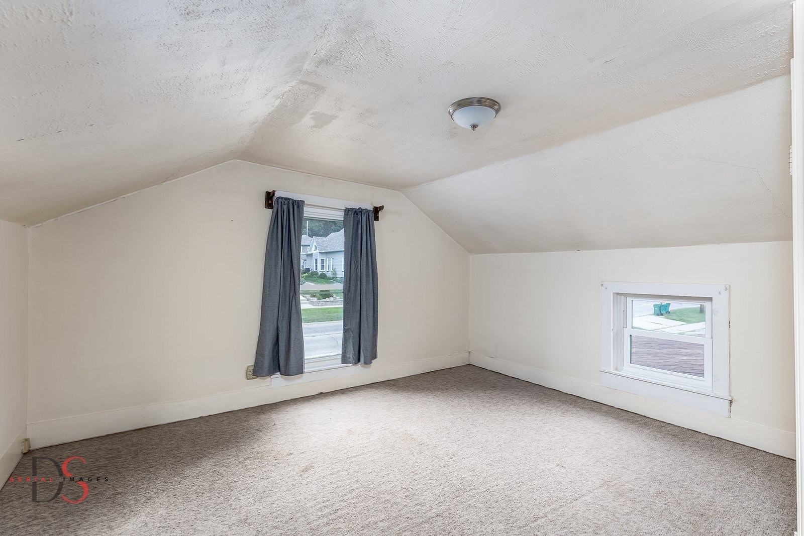 414 West Bluff Street Marseilles, IL 61341 - Photo 14 of 27 an empty room with windows