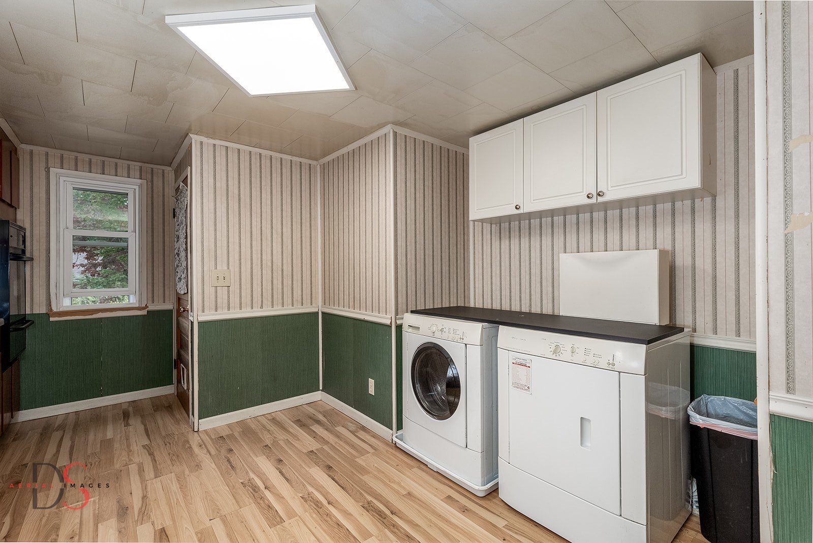414 West Bluff Street Marseilles, IL 61341 - Photo 6 of 27 a utility room with dryer and washer