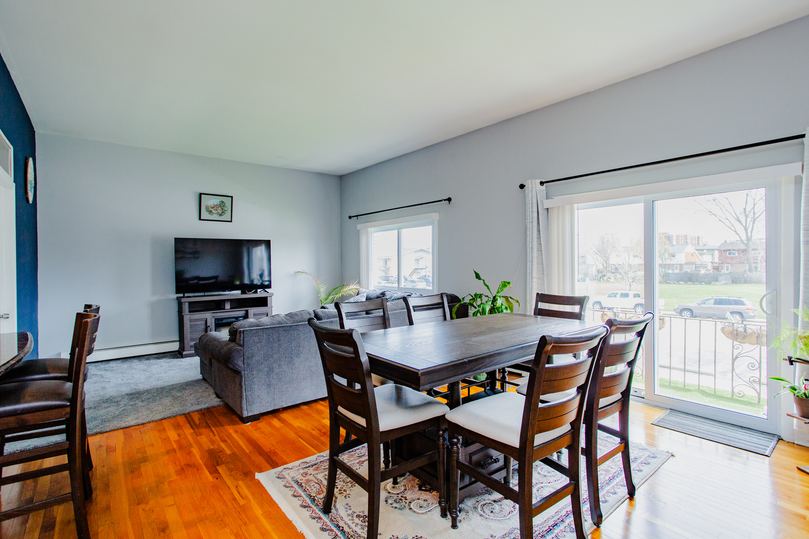 9518 Dee Road, Unit 2A Des Plaines, IL 60016 - Photo 3 of 23 Gallery Image 3