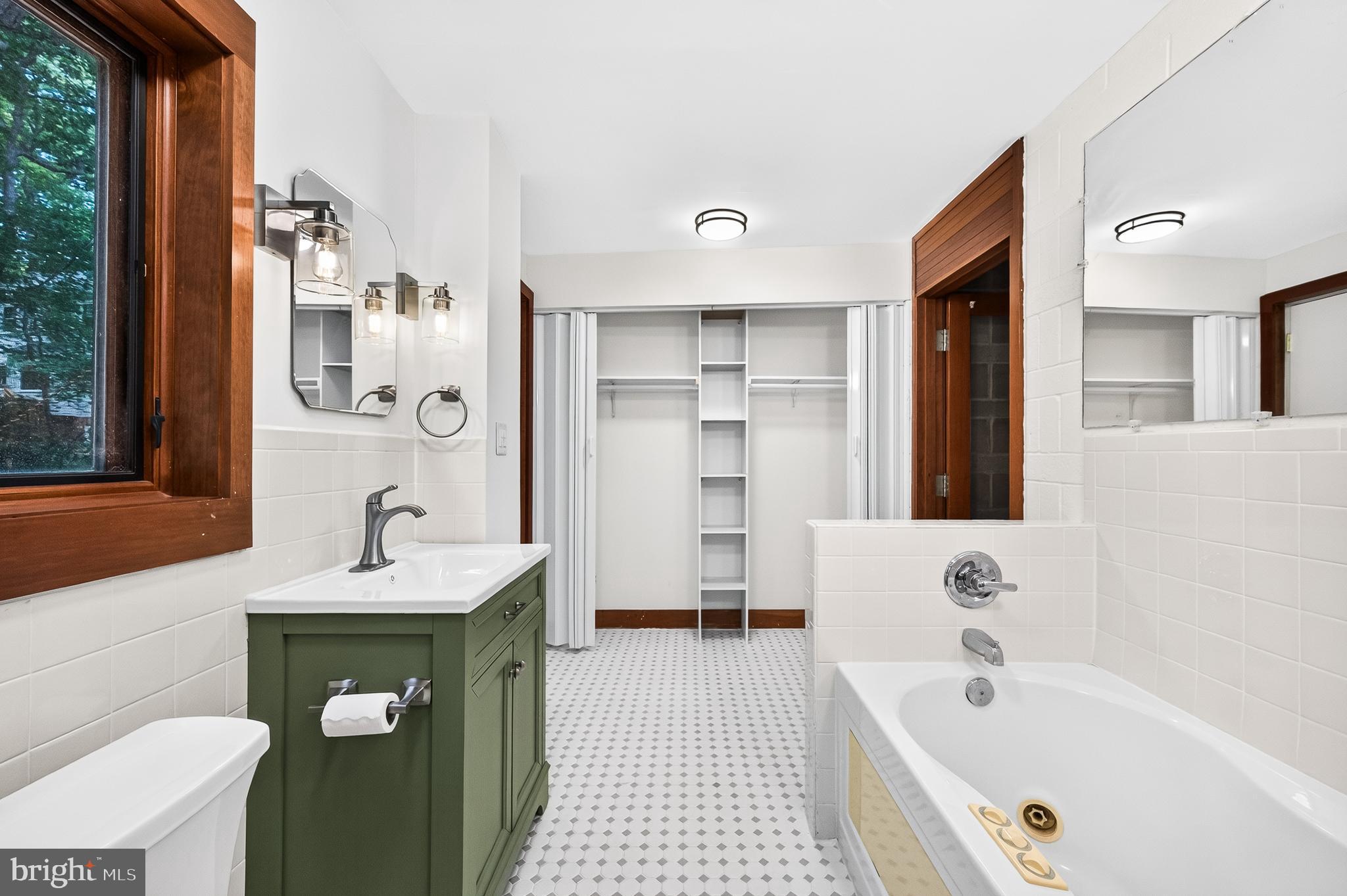 10817 Cross School Road Reston, VA 20191 - Photo 57 of 89 Master Bath