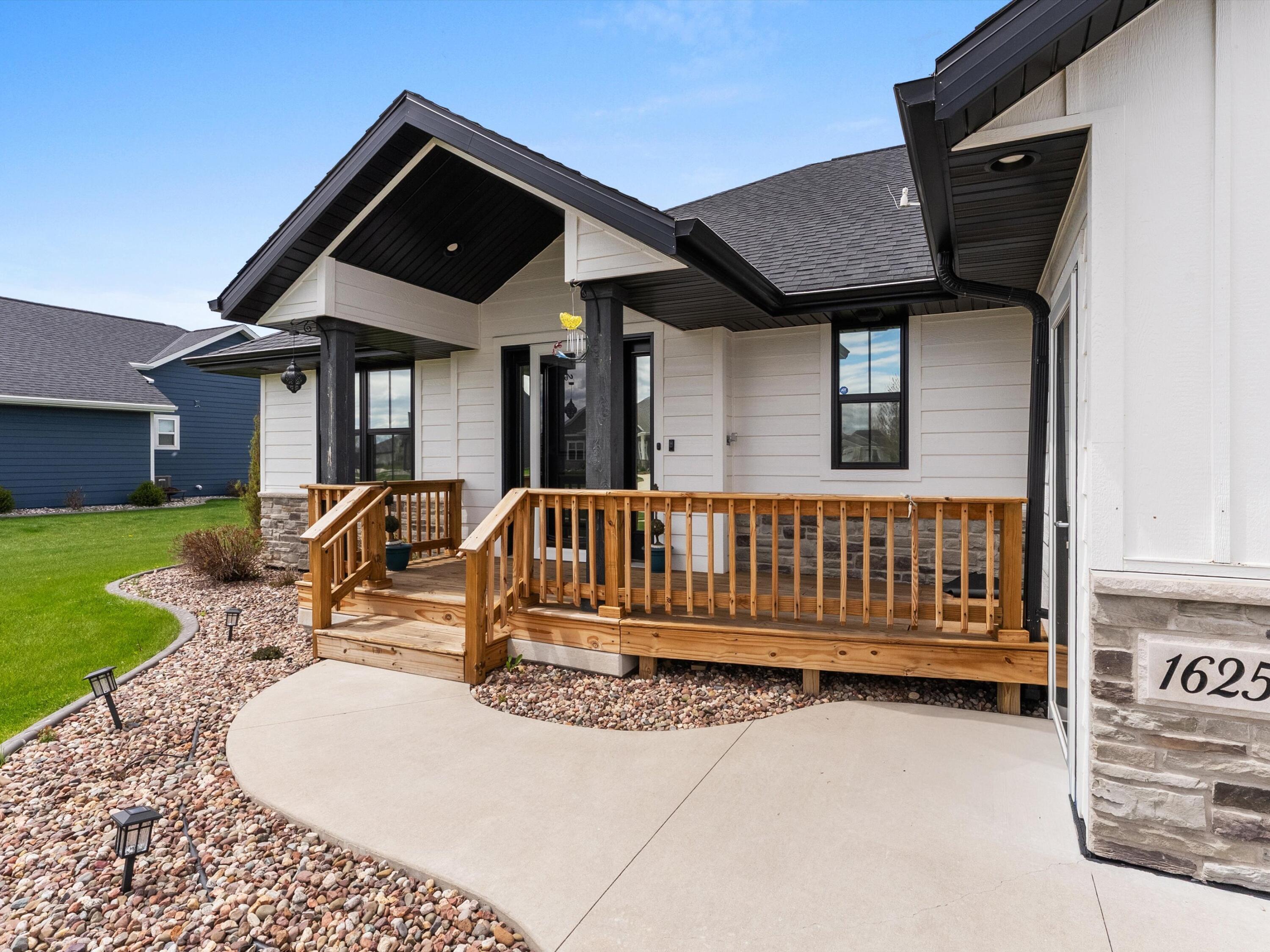 1625 Drusillas Way Howard, WI 54313 - Photo 39 of 51 02-004_2755681_01371