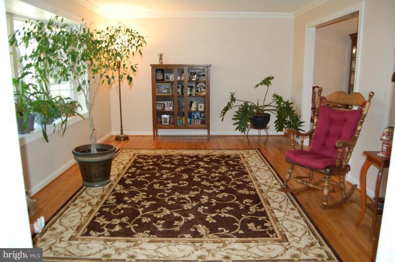 3246 Sharp Road Glenwood, MD 21738 - Photo 9 of 18 Living Room