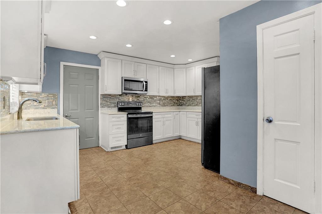 4040 Roland Road Indianapolis, IN 46228 - Photo 9 of 60 Gallery Image 9