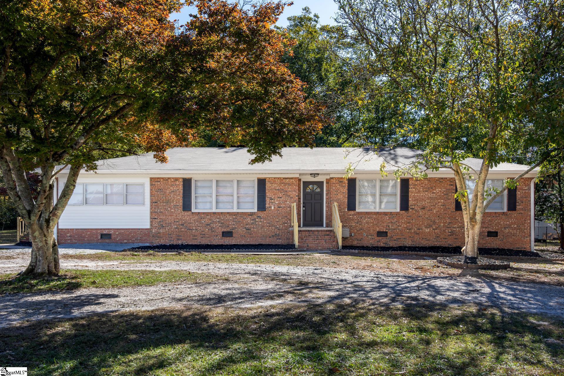 446 Sunset Boulevard Clinton, SC 29325 - Photo 1 of 26 Gallery Image 1