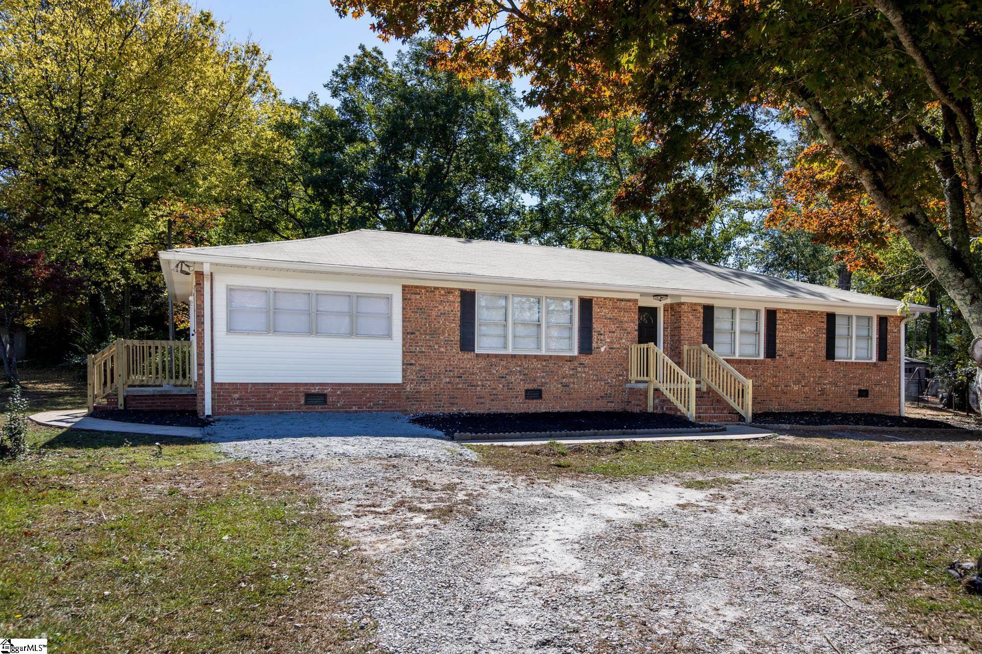 446 Sunset Boulevard Clinton, SC 29325 - Photo 3 of 26 Gallery Image 3