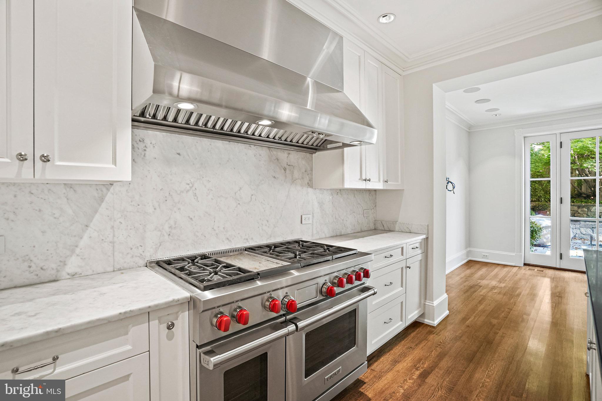 3127 P Street Northwest Washington, DC 20007 - Photo 9 of 46 six burner wolf range