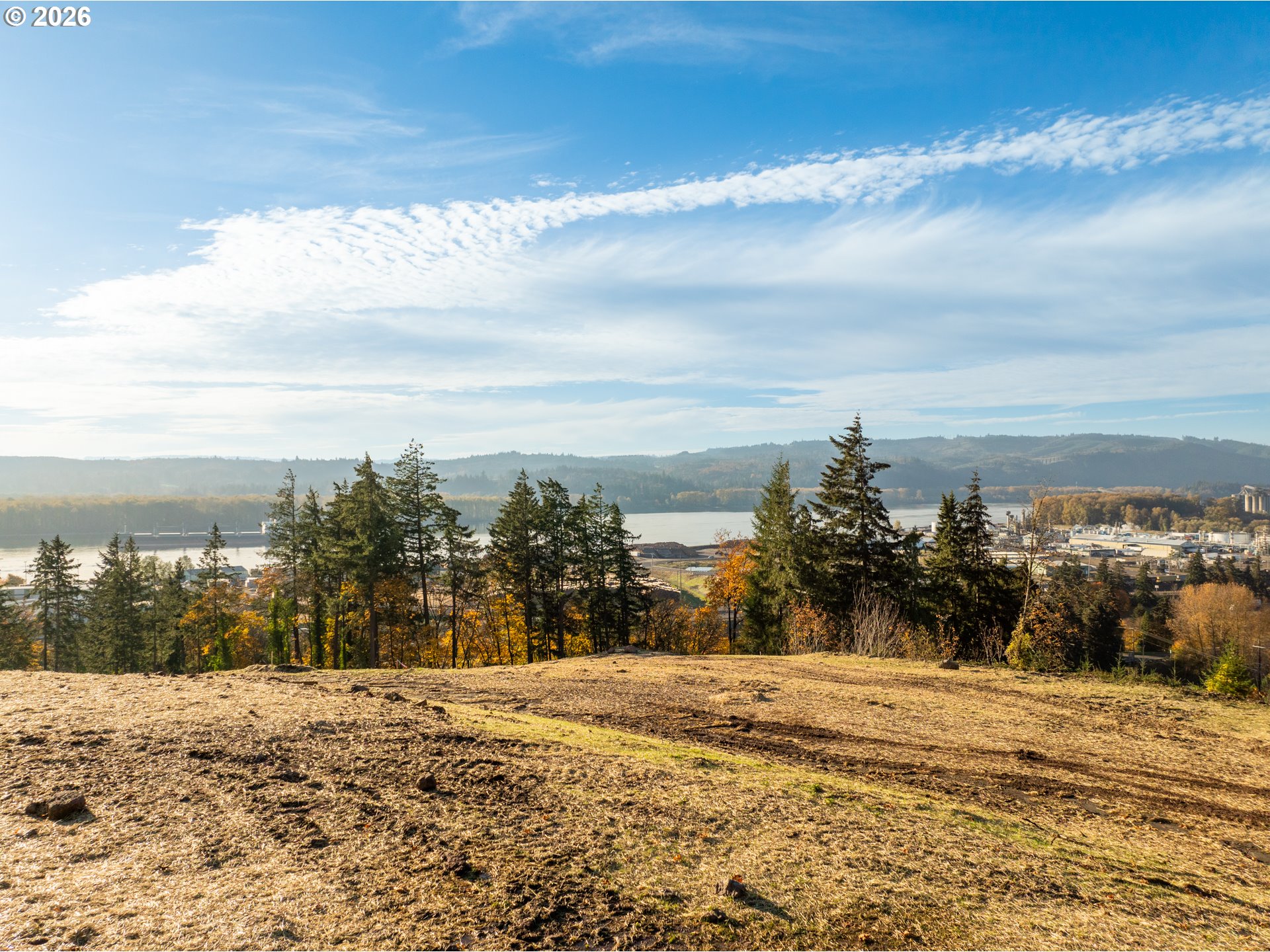 Spencer Creek Road Kalama, WA 98625 - Photo 9 of 21 a view of a yard next to a building