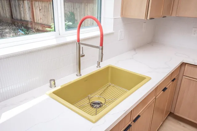 $3,950 | 3946 3rd Avenue, Sacramento, CA 95817