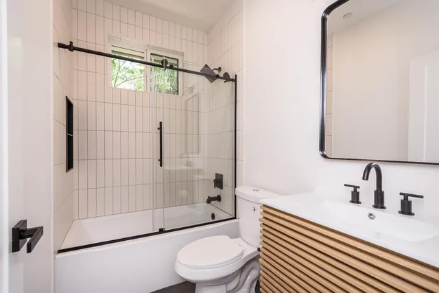 $3,950 | 3946 3rd Avenue, Sacramento, CA 95817