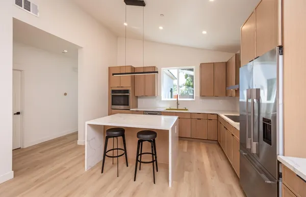 $3,950 | 3946 3rd Avenue, Sacramento, CA 95817